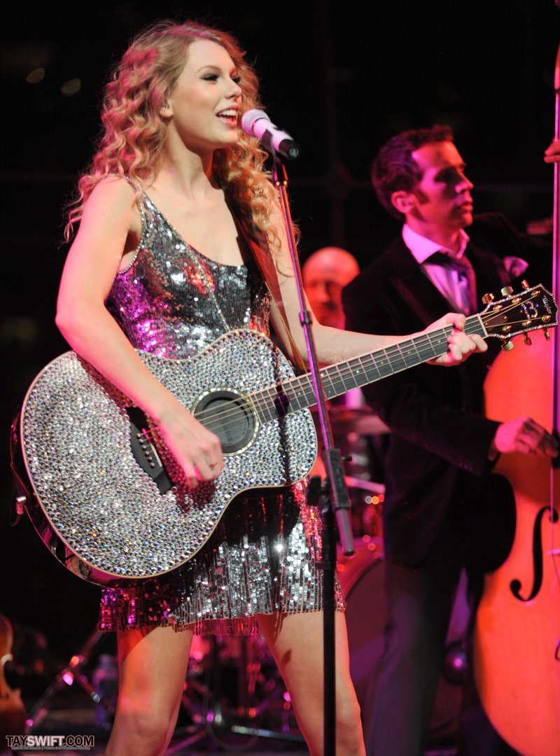 Taylor Swift at Time's 100 Most Influential People in the World Gala — photo 19