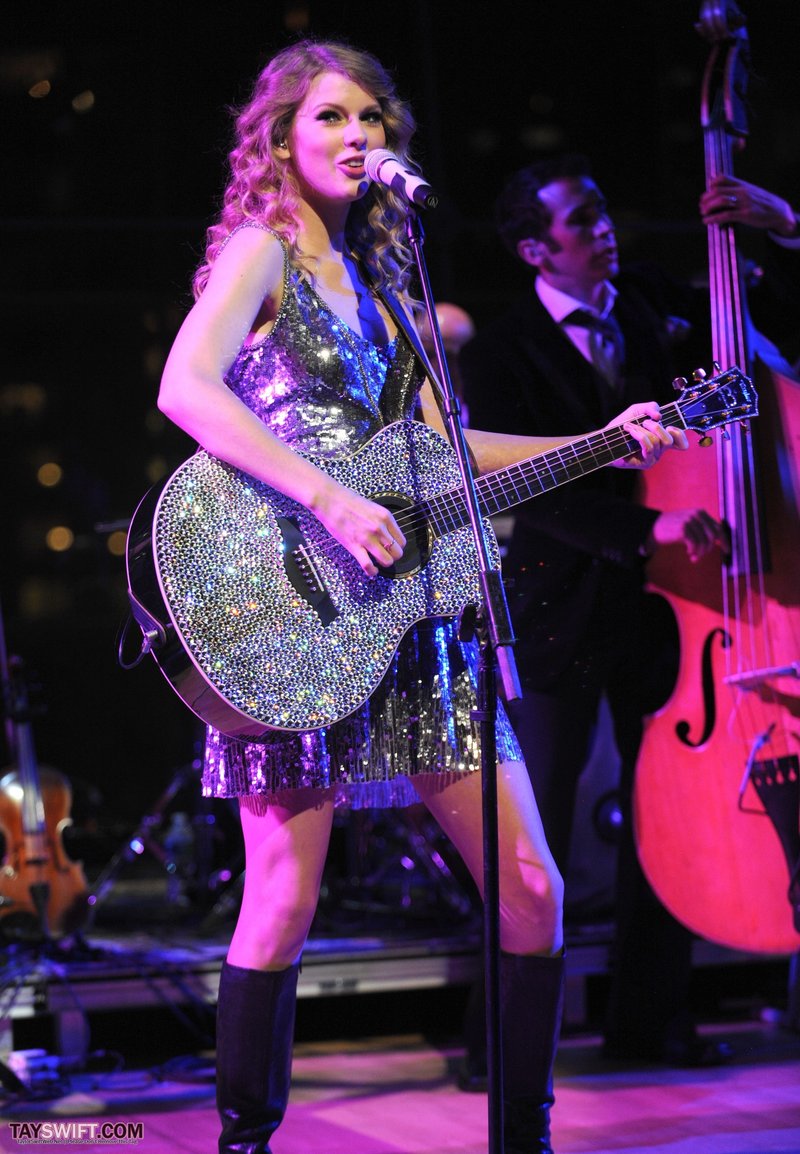 Taylor Swift at Time's 100 Most Influential People in the World Gala — photo 28