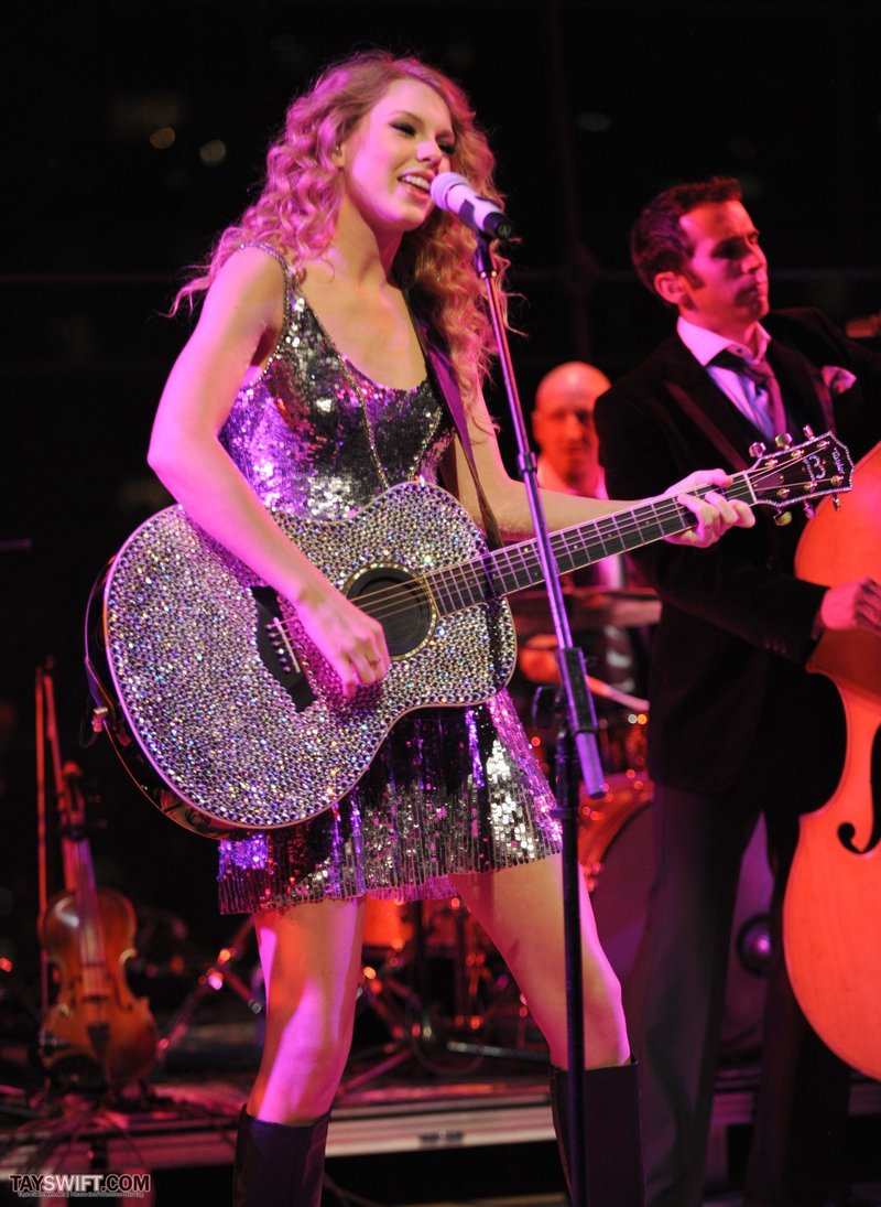 Taylor Swift at Time's 100 Most Influential People in the World Gala — photo 38
