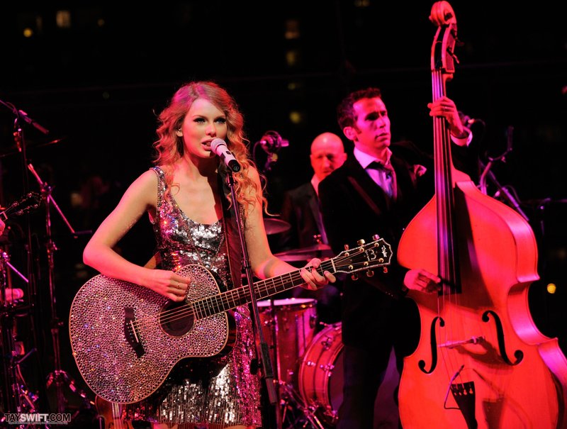 Taylor Swift at Time's 100 Most Influential People in the World Gala — photo 51