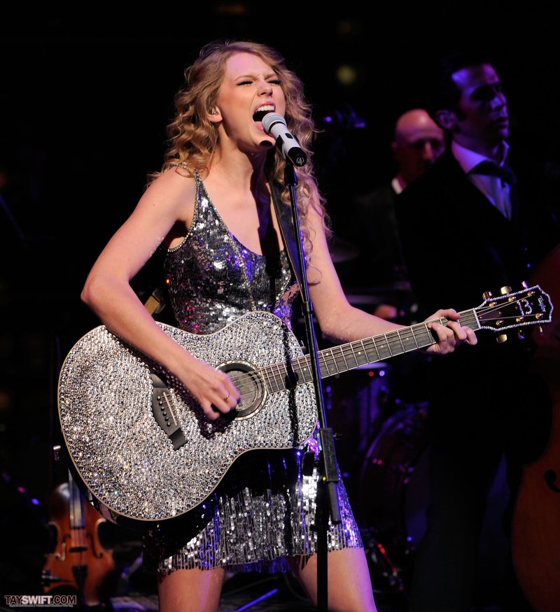 Taylor Swift at Time's 100 Most Influential People in the World Gala — photo 57