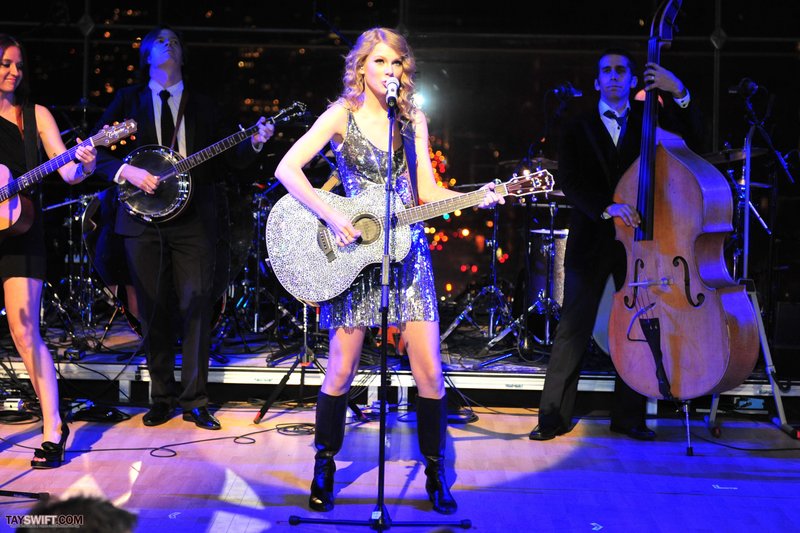 Taylor Swift at Time's 100 Most Influential People in the World Gala — photo 202