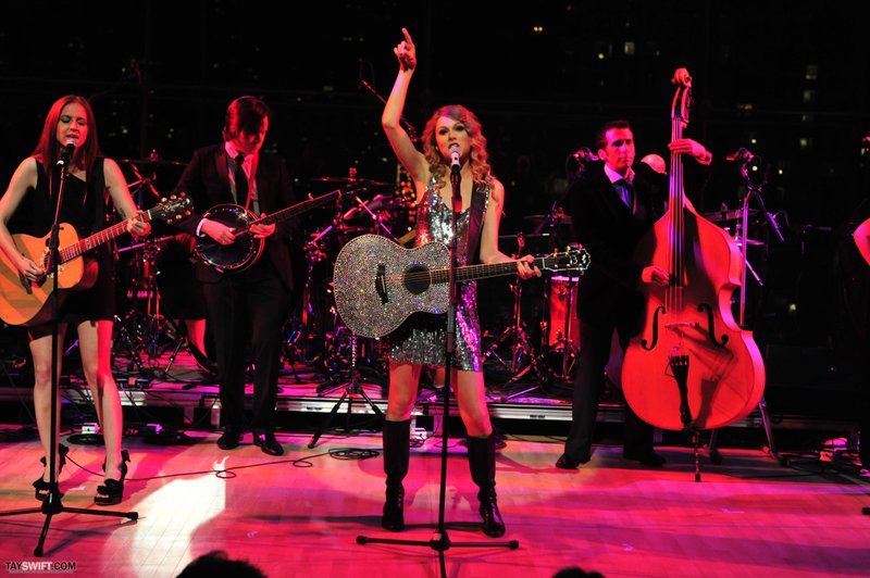 Taylor Swift at Time's 100 Most Influential People in the World Gala — photo 203