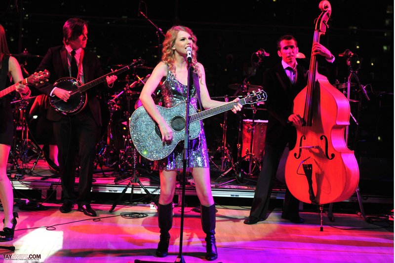 Taylor Swift at Time's 100 Most Influential People in the World Gala — photo 205