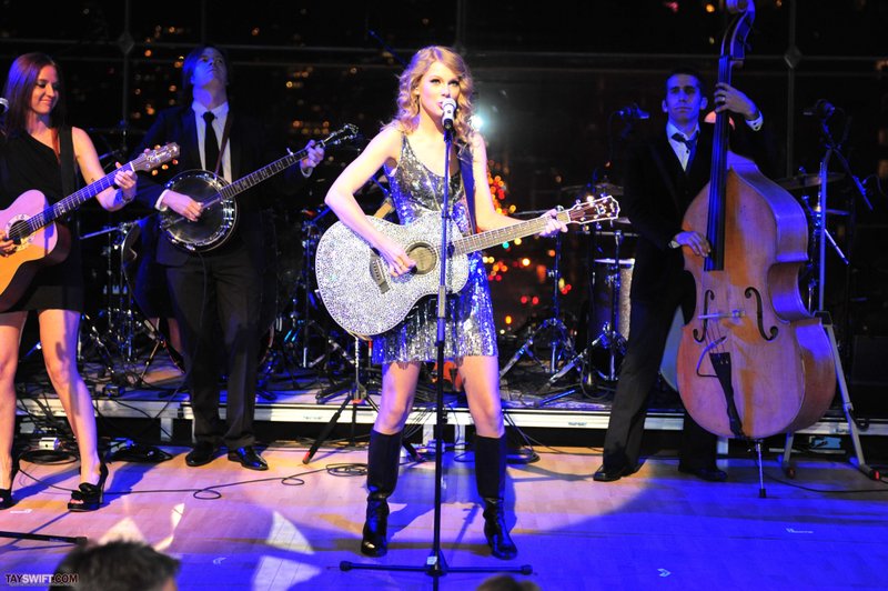 Taylor Swift at Time's 100 Most Influential People in the World Gala — photo 206