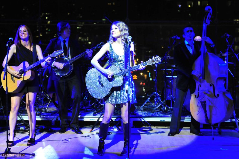 Taylor Swift at Time's 100 Most Influential People in the World Gala — photo 207
