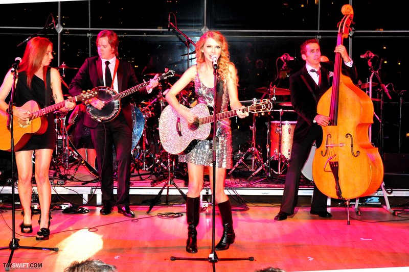 Taylor Swift at Time's 100 Most Influential People in the World Gala — photo 208