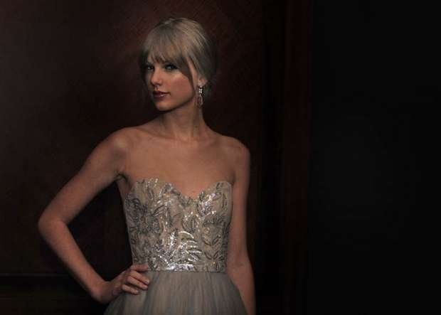 Taylor Swift at 27th Annual Symphony Ball — photo 31