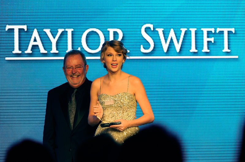 Taylor Swift at 41st Nashville Songwriters Hall Of Fame Induction Ceremony — photo 8