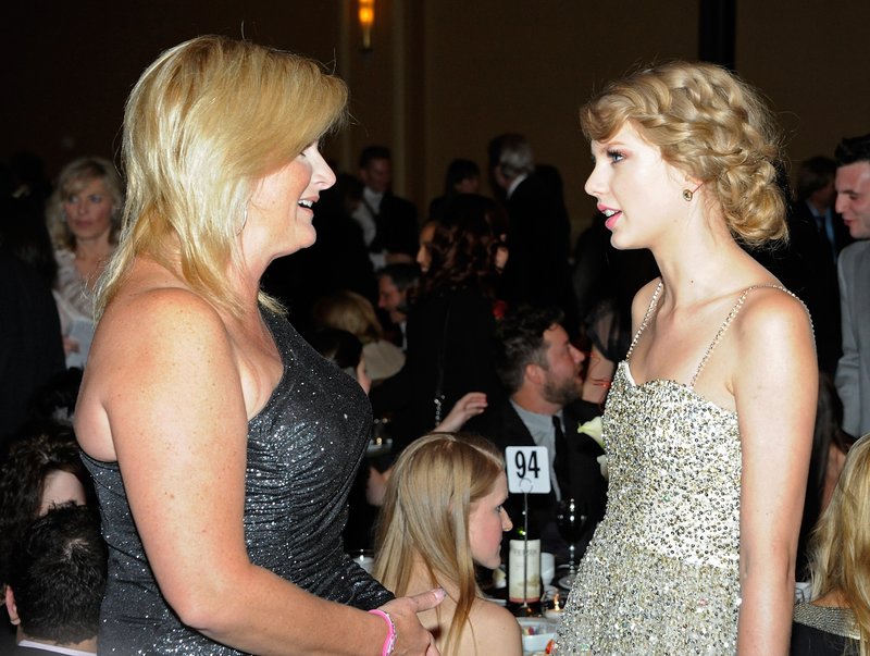 Taylor Swift at 41st Nashville Songwriters Hall Of Fame Induction Ceremony — photo 9