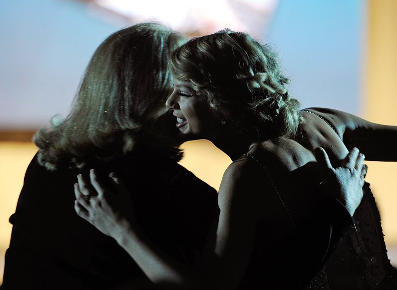 Taylor Swift at 41st Nashville Songwriters Hall Of Fame Induction Ceremony — photo 12