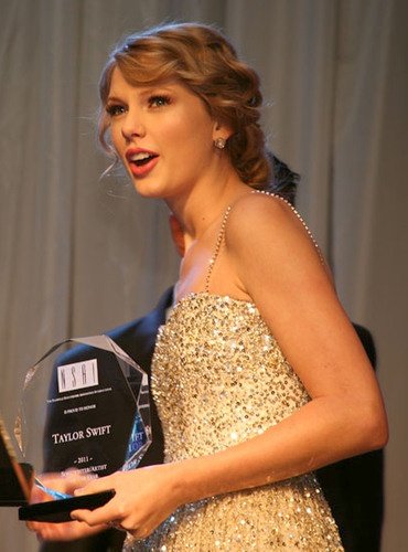 Taylor Swift at 41st Nashville Songwriters Hall Of Fame Induction Ceremony — photo 19