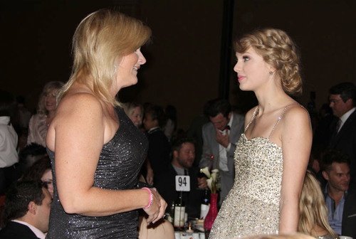Taylor Swift at 41st Nashville Songwriters Hall Of Fame Induction Ceremony — photo 24