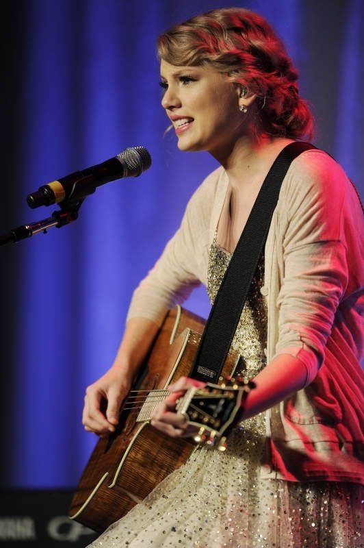 Taylor Swift at 41st Nashville Songwriters Hall Of Fame Induction Ceremony — photo 30