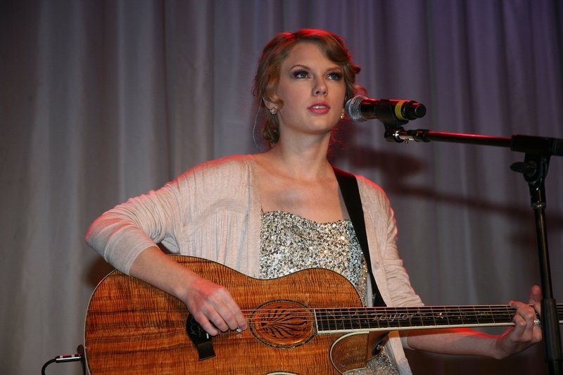 Taylor Swift at 41st Nashville Songwriters Hall Of Fame Induction Ceremony — photo 34