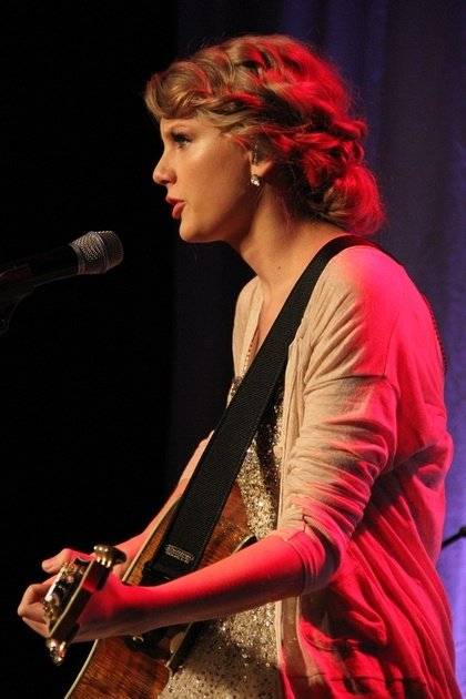 Taylor Swift at 41st Nashville Songwriters Hall Of Fame Induction Ceremony — photo 60