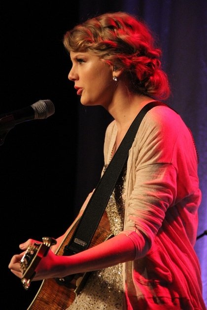 Taylor Swift at 41st Nashville Songwriters Hall Of Fame Induction Ceremony — photo 62