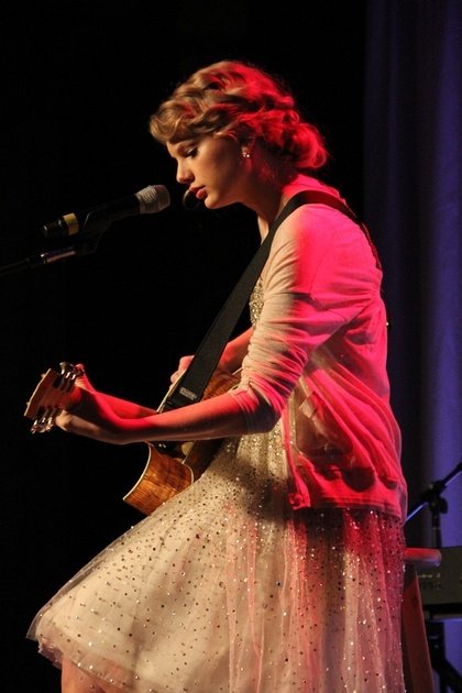 Taylor Swift at 41st Nashville Songwriters Hall Of Fame Induction Ceremony — photo 87