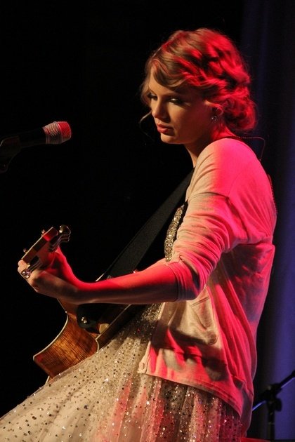 Taylor Swift at 41st Nashville Songwriters Hall Of Fame Induction Ceremony — photo 97