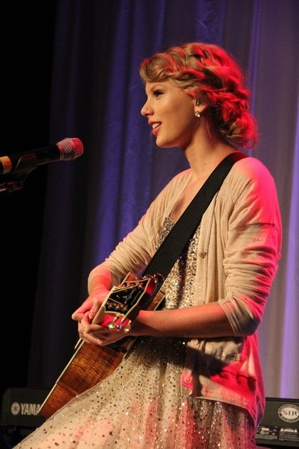 Taylor Swift at 41st Nashville Songwriters Hall Of Fame Induction Ceremony — photo 98
