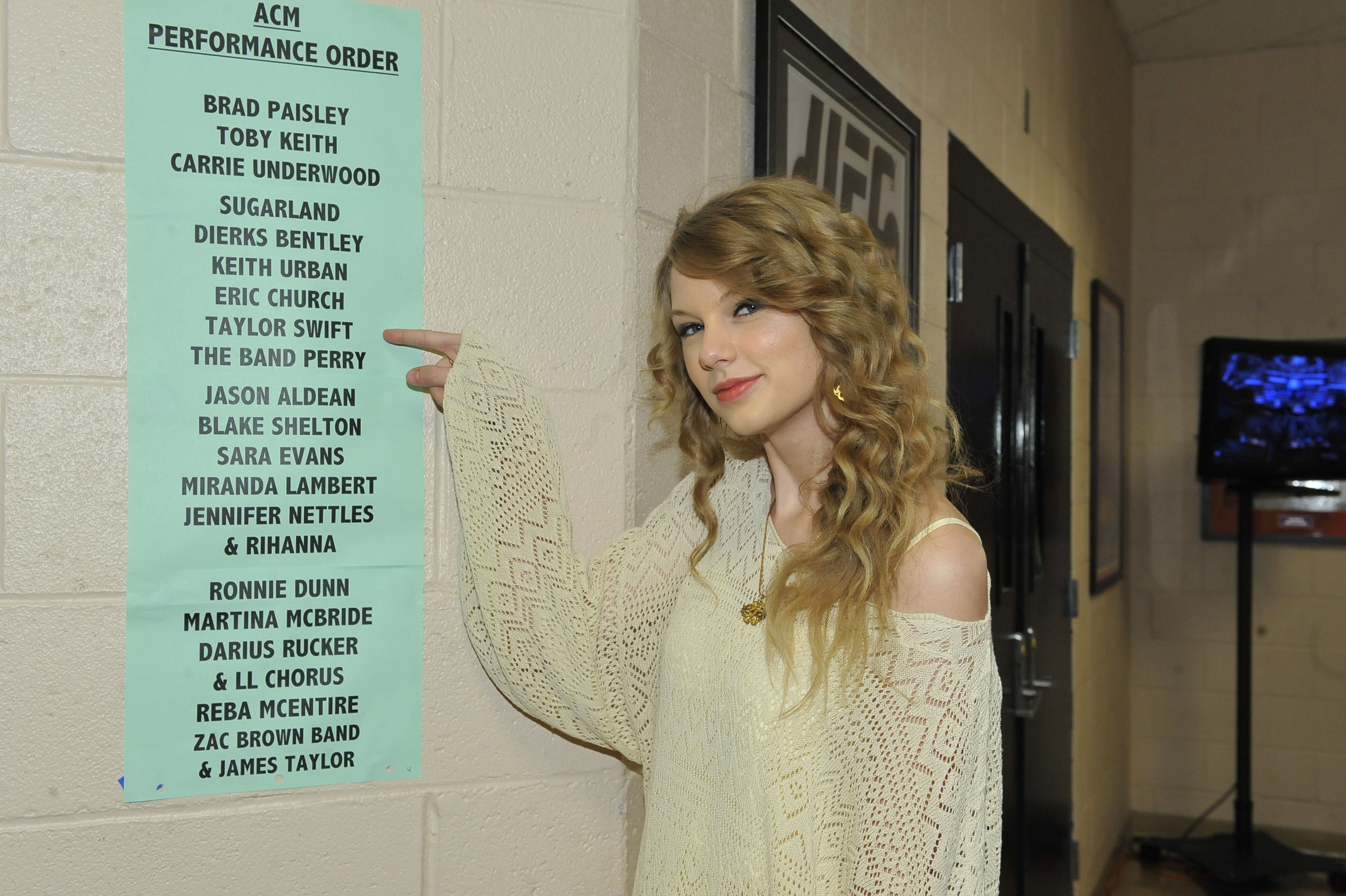 Taylor Swift at 46th Annual Academy Of Country Music Awards - Backstage — photo 5