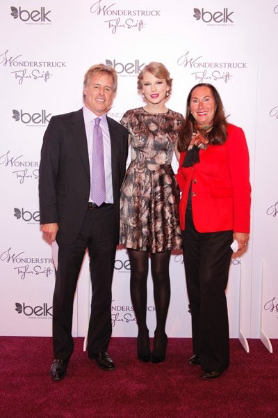 Taylor Swift at Belk Wonderstruck Fragrance Launch — photo 37