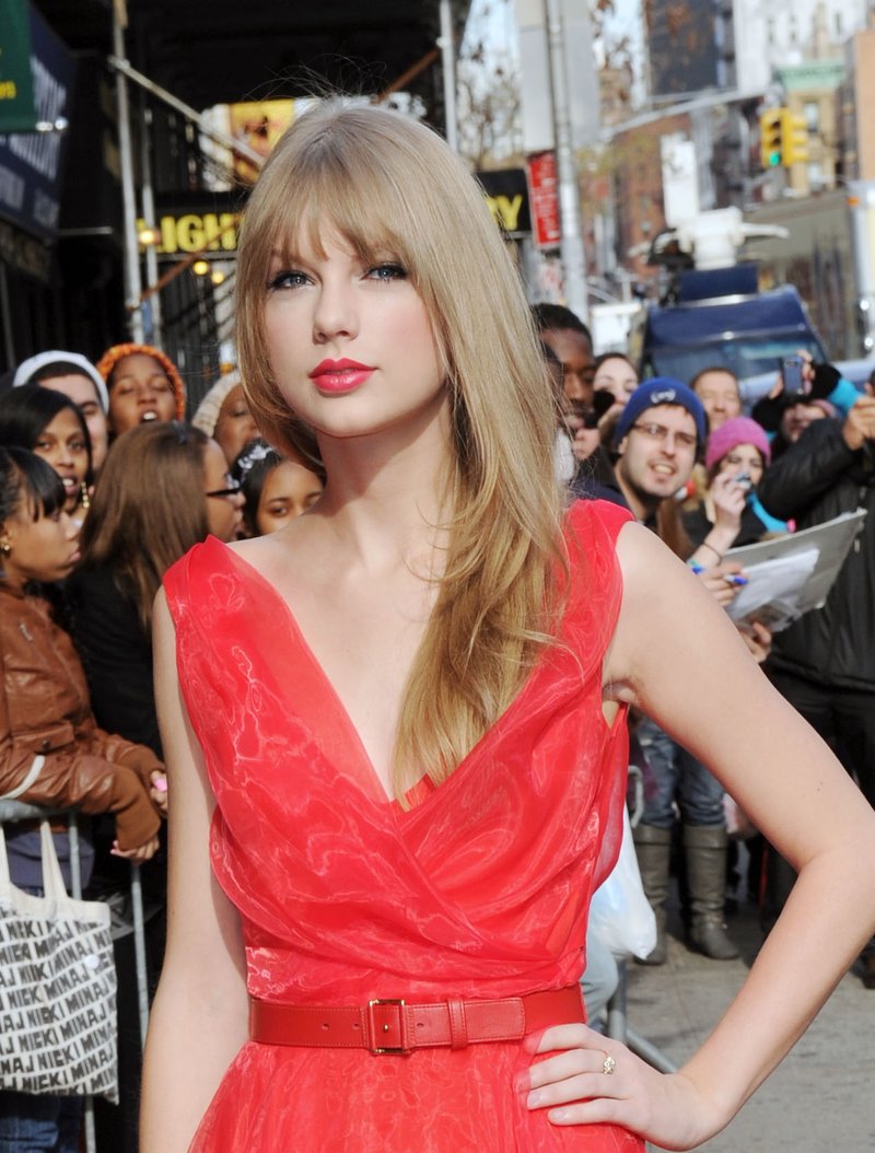 Taylor Swift at Billboard Women In Music — photo 10