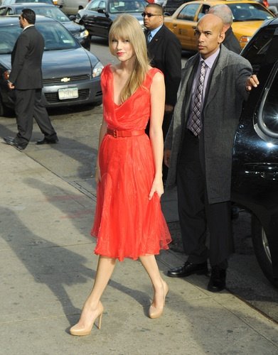 Taylor Swift at Billboard Women In Music — photo 60