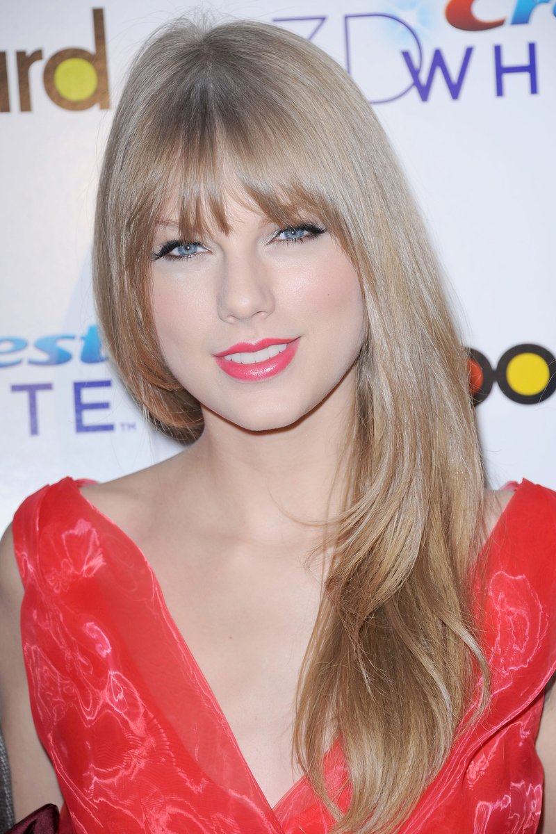 Taylor Swift at Billboard Women In Music — photo 93