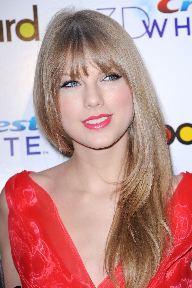 Taylor Swift at Billboard Women In Music — photo 94