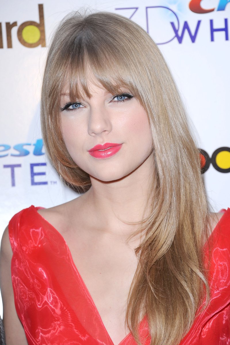 Taylor Swift at Billboard Women In Music — photo 97