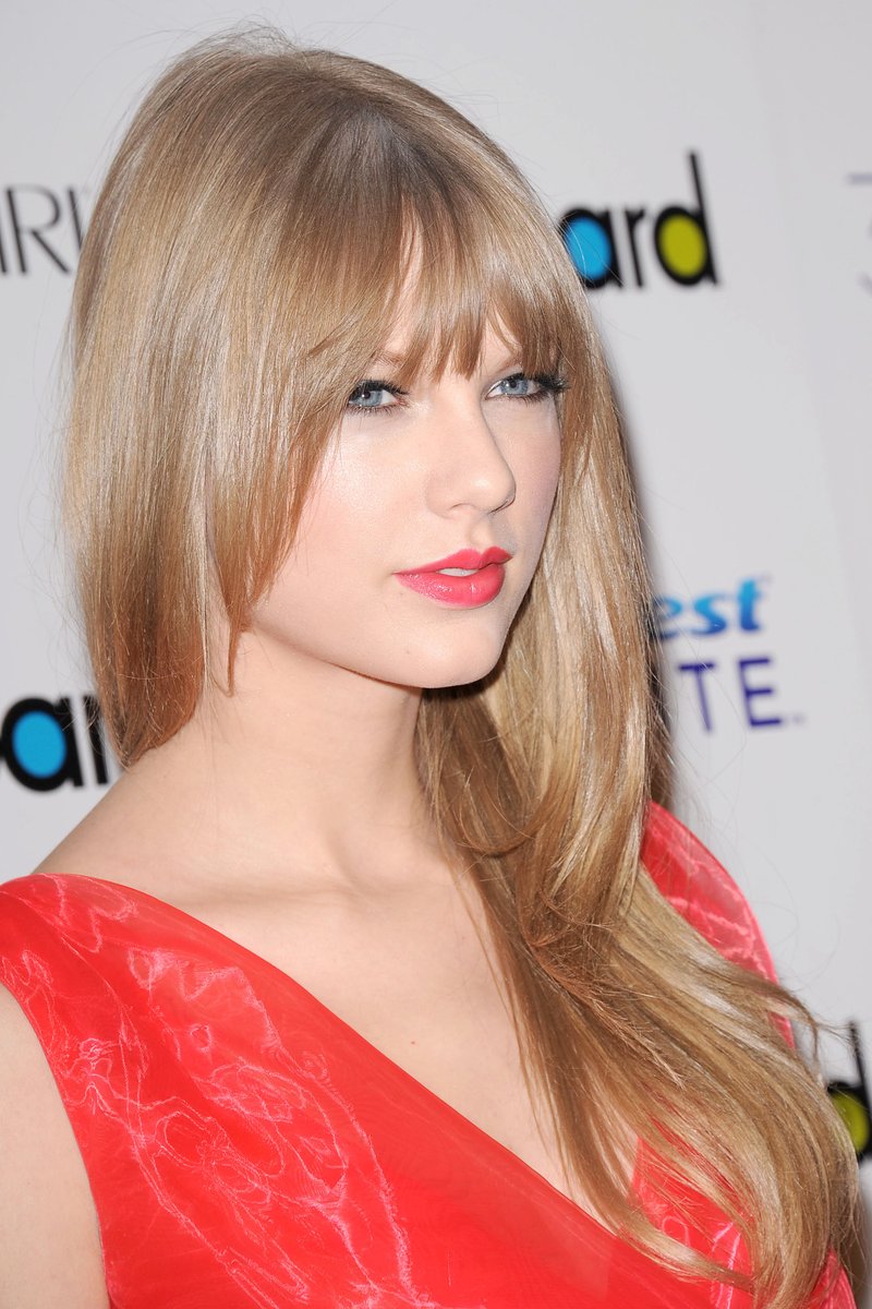 Taylor Swift at Billboard Women In Music — photo 104