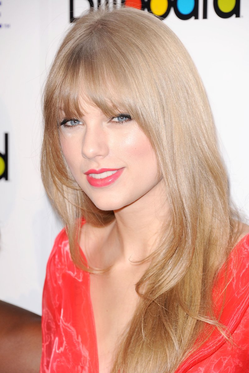 Taylor Swift at Billboard Women In Music — photo 112