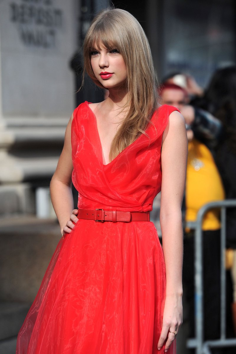Taylor Swift at Billboard Women In Music — photo 119