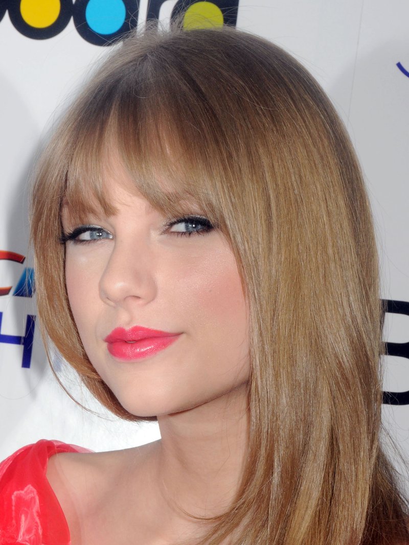 Taylor Swift at Billboard Women In Music — photo 147