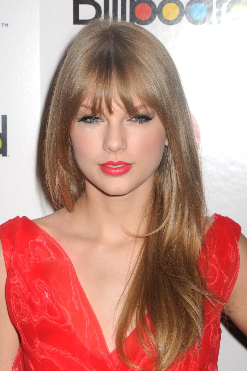 Taylor Swift at Billboard Women In Music — photo 153