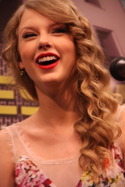 Taylor Swift at 2011 CMA Music Festival Press Conference — photo 74