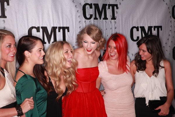 Taylor Swift at CMT Artists of the Year — photo 18