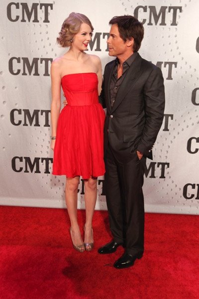 Taylor Swift at CMT Artists of the Year — photo 25