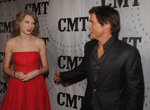 Taylor Swift at CMT Artists of the Year — photo 38
