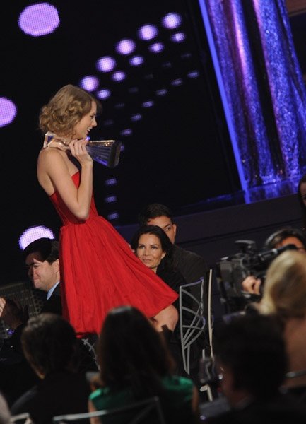 Taylor Swift at CMT Artists of the Year — photo 53
