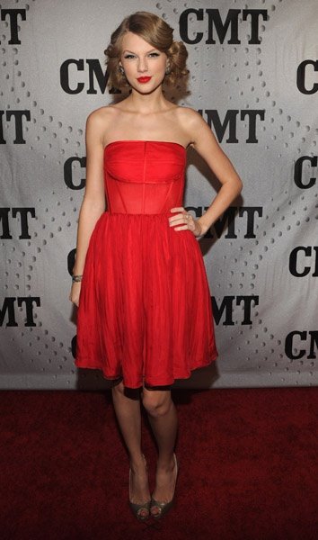Taylor Swift at CMT Artists of the Year — photo 62