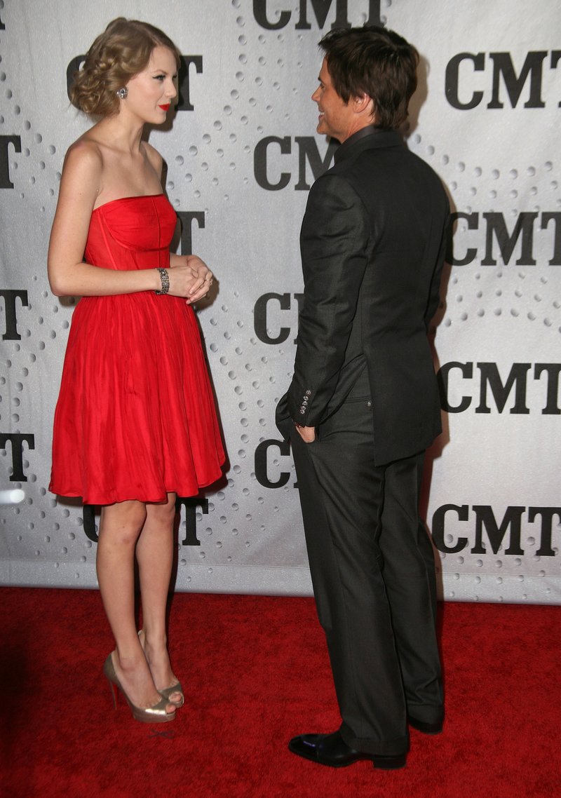 Taylor Swift at CMT Artists of the Year — photo 98