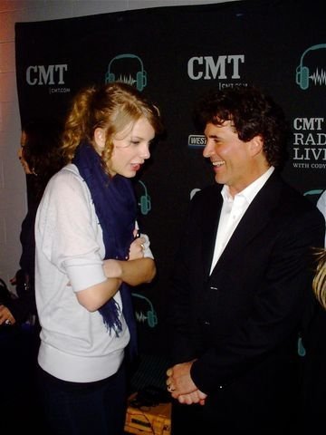 Taylor Swift at CMT/Big Machine CRS Party — photo 2