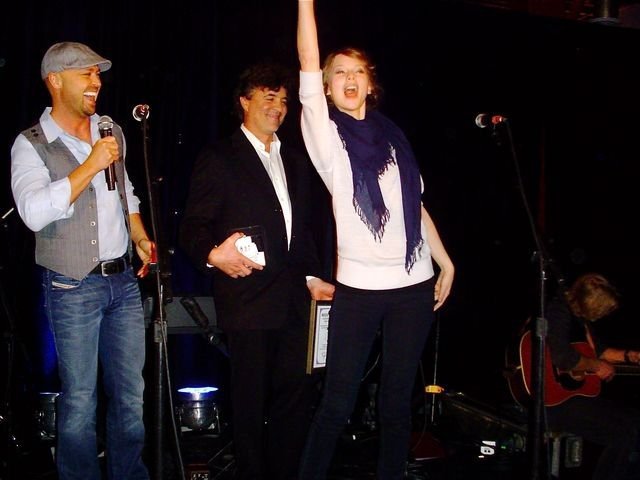 Taylor Swift at CMT/Big Machine CRS Party — photo 6