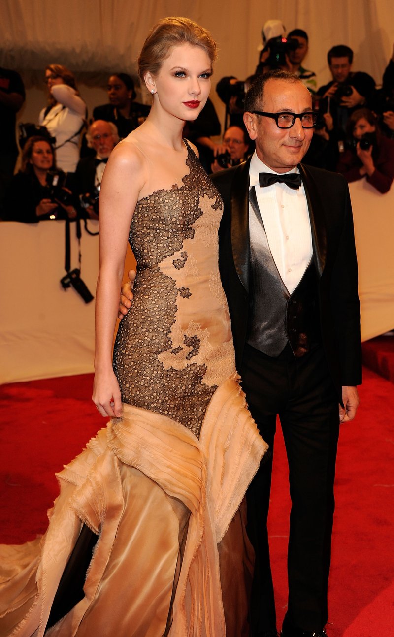 Taylor Swift at 2011 Costume Institute Gala — photo 14