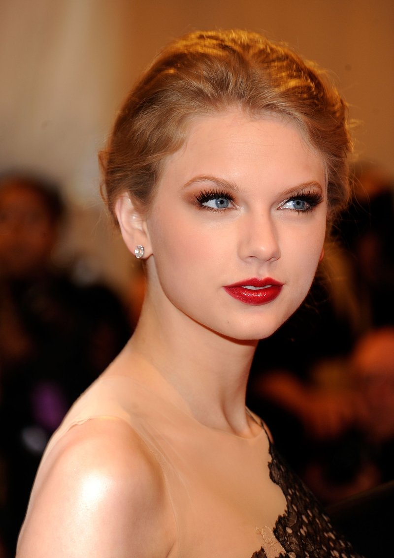 Taylor Swift at 2011 Costume Institute Gala — photo 17