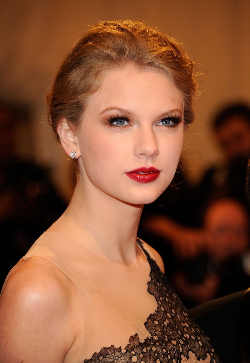 Taylor Swift at 2011 Costume Institute Gala — photo 18