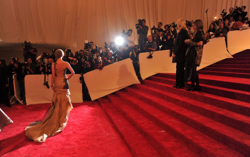 Taylor Swift at 2011 Costume Institute Gala — photo 46