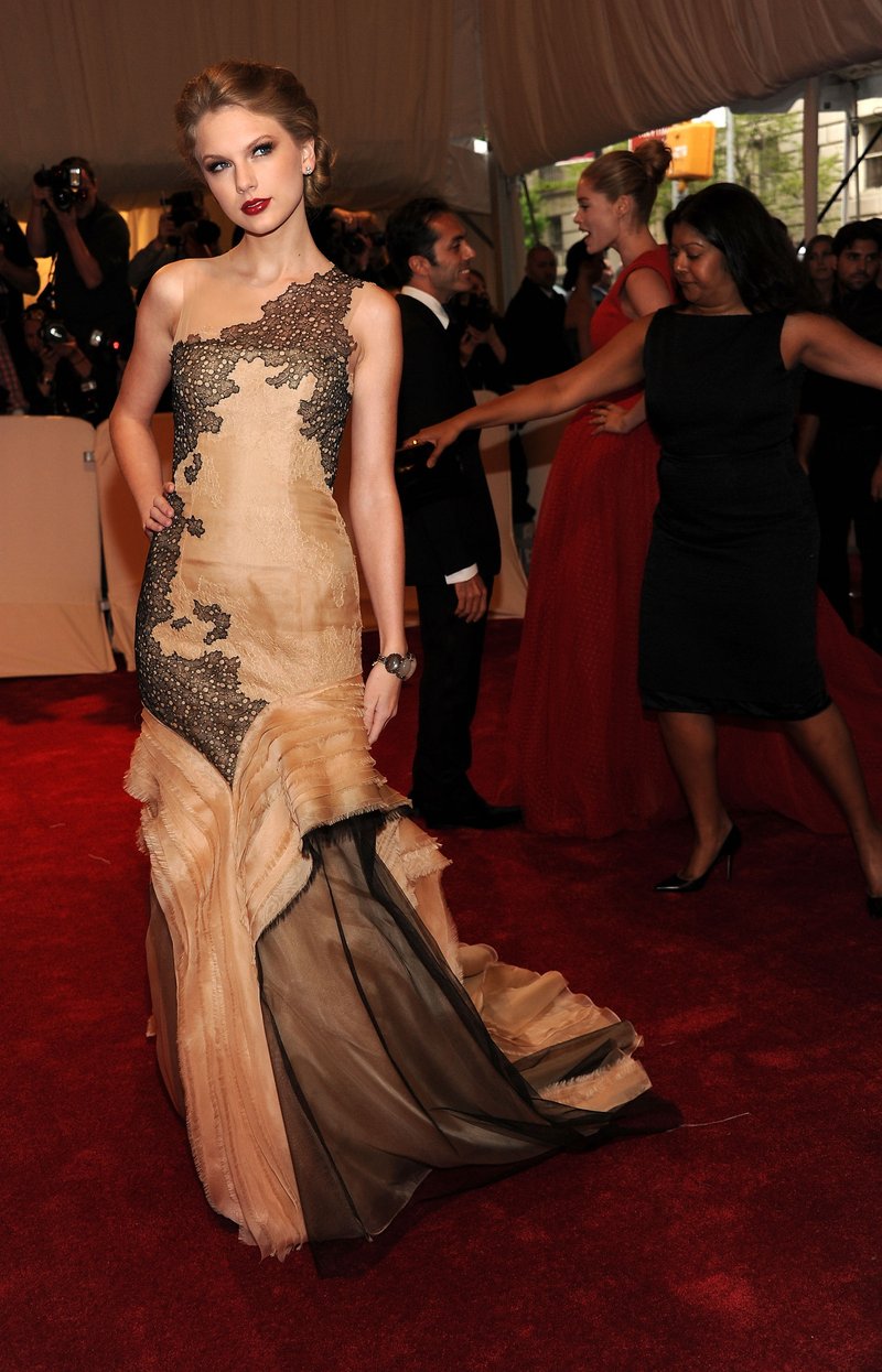 Taylor Swift at 2011 Costume Institute Gala — photo 58